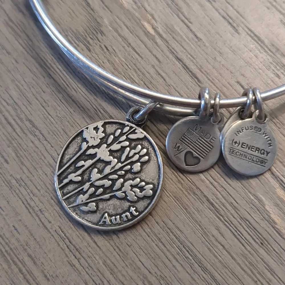 Alex and Ani Aunt Bracelet